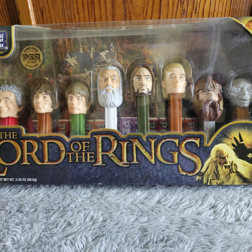 The Lord of the Rings Character Candy Dispenser Set - Multicolor